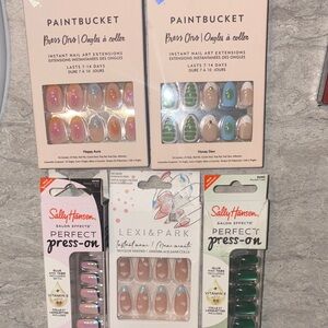 NWT Variety of Press-On Nails (X5)
